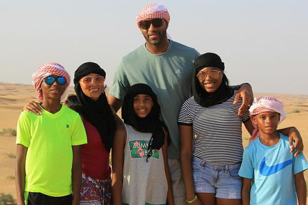 与拉塞尔交 与拉塞尔交